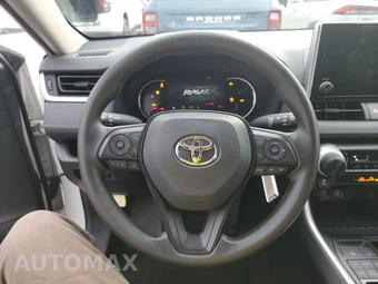 2025 Toyota RAV4 LE - miniatura 10
