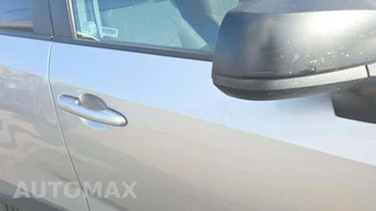 2025 Toyota RAV4 LE - miniatura 19