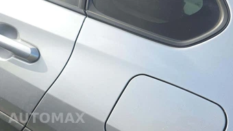 2025 Toyota RAV4 LE - miniatura 21