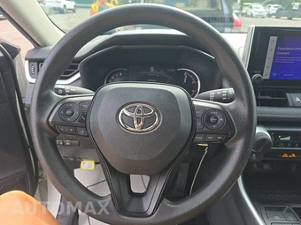 2025 Toyota RAV4 LE - miniatura 10