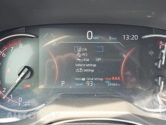 2025 Toyota RAV4 LE - miniatura 12