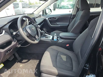 2025 Toyota RAV4 LE - miniatura 7