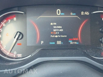 2025 Toyota RAV4 LE - miniatura 12
