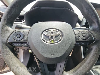 2025 Toyota RAV4 LE - miniatura 10