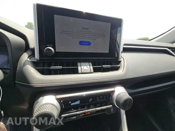 2025 Toyota RAV4 LE - miniatura 11
