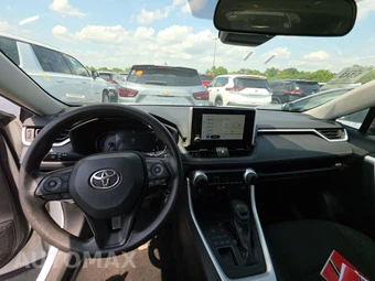 2025 Toyota RAV4 LE - miniatura 11
