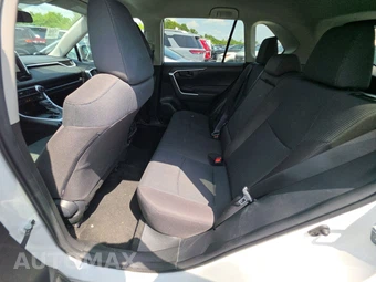 2025 Toyota RAV4 LE - miniatura 13