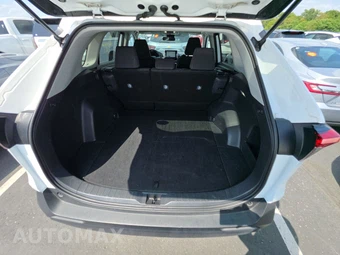 2025 Toyota RAV4 LE - miniatura 16