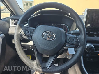 2025 Toyota RAV4 LE - miniatura 10