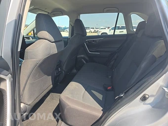 2025 Toyota RAV4 LE - miniatura 13