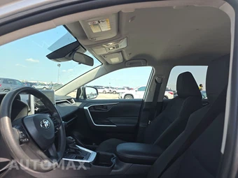 2025 Toyota RAV4 LE - miniatura 17