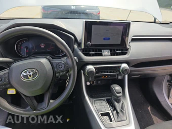2025 Toyota RAV4 LE - miniatura 11