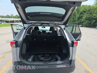 2025 Toyota RAV4 LE - miniatura 16