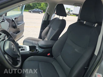 2025 Toyota RAV4 LE - miniatura 7