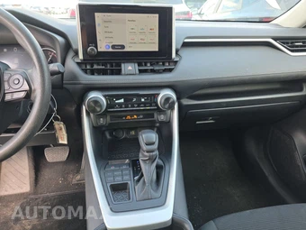 2025 Toyota RAV4 LE - miniatura 11