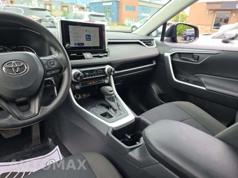 2025 Toyota RAV4 LE - miniatura 10