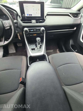 2025 Toyota RAV4 LE - miniatura 10