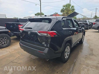 2025 Toyota RAV4 LE - miniatura 3