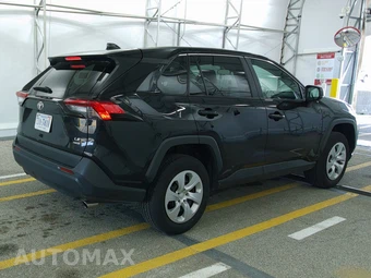 2025 Toyota RAV4 LE - miniatura 4