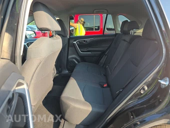 2025 Toyota RAV4 LE - miniatura 13