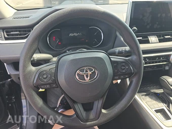 2025 Toyota RAV4 LE - miniatura 10
