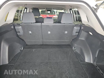 2025 Toyota RAV4 LE - miniatura 16