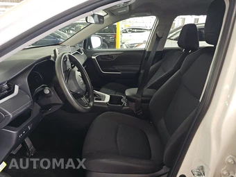 2025 Toyota RAV4 LE - miniatura 7