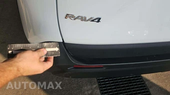 2025 Toyota RAV4 LE - miniatura 30