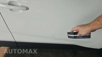 2025 Toyota RAV4 LE - miniatura 32
