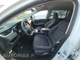 2025 Toyota RAV4 LE - miniatura 7