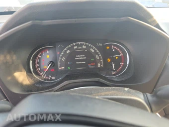 2025 Toyota RAV4 LE - miniatura 12