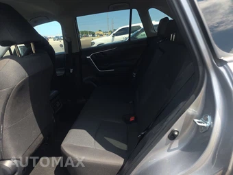 2025 Toyota RAV4 LE - miniatura 13