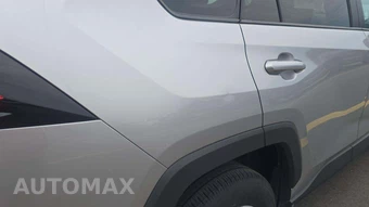 2025 Toyota RAV4 LE - miniatura 26