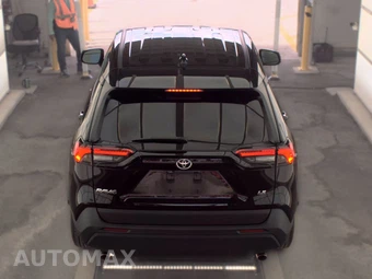 2025 Toyota RAV4 LE - miniatura 5