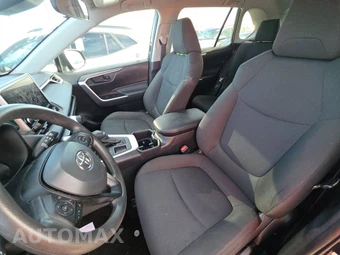 2025 Toyota RAV4 LE - miniatura 7