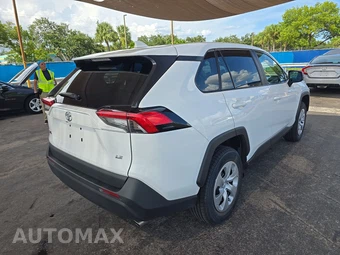 2025 Toyota RAV4 LE - miniatura 4