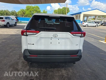 2025 Toyota RAV4 LE - miniatura 5