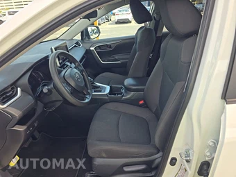2025 Toyota RAV4 LE - miniatura 7