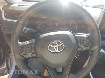 2025 Toyota RAV4 LE – miniatura 10