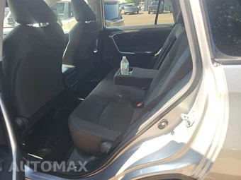 2025 Toyota RAV4 LE – miniatura 13