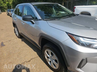 2025 Toyota RAV4 LE – miniatura 3