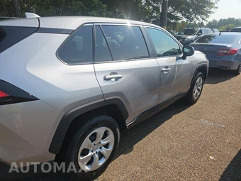 2025 Toyota RAV4 LE – miniatura 4