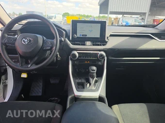2025 Toyota RAV4 LE - miniatura 11