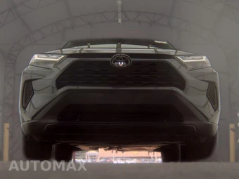 2025 Toyota RAV4 LE - miniatura 3