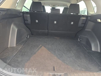 2025 Toyota RAV4 LE - miniatura 16