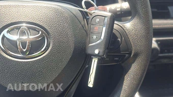 2025 Toyota RAV4 LE - miniatura 17