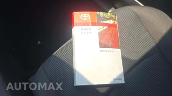 2025 Toyota RAV4 LE - miniatura 19