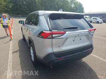 2025 Toyota RAV4 LE - miniatura 6