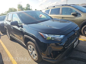2025 Toyota RAV4 LE - miniatura 3
