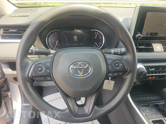 2025 Toyota RAV4 LE - miniatura 10